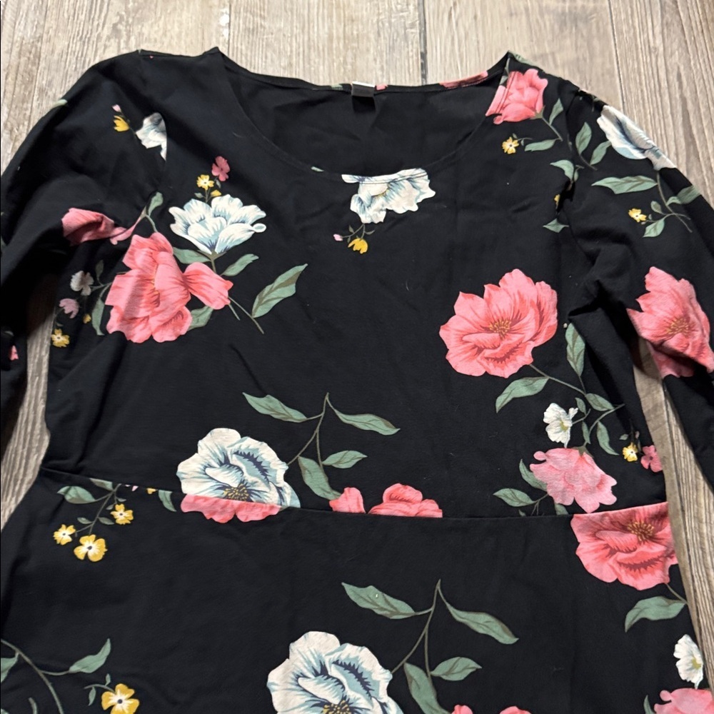 Old Navy plus dress Black with Pink and White Flowers - Picture 3 of 3